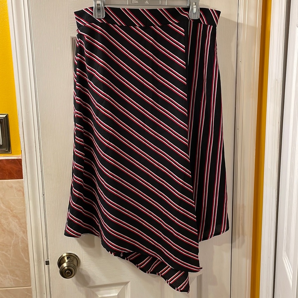 Divided Asymmetrical Hemline Skirt